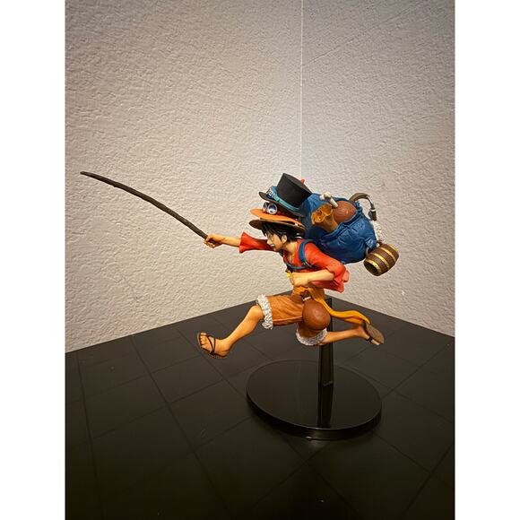 One Piece Monkey D. Luffy Banpresto Figure – Special Color - Picture 5 of 9